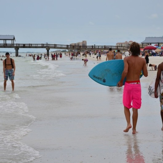 surferzy na plaży, FL